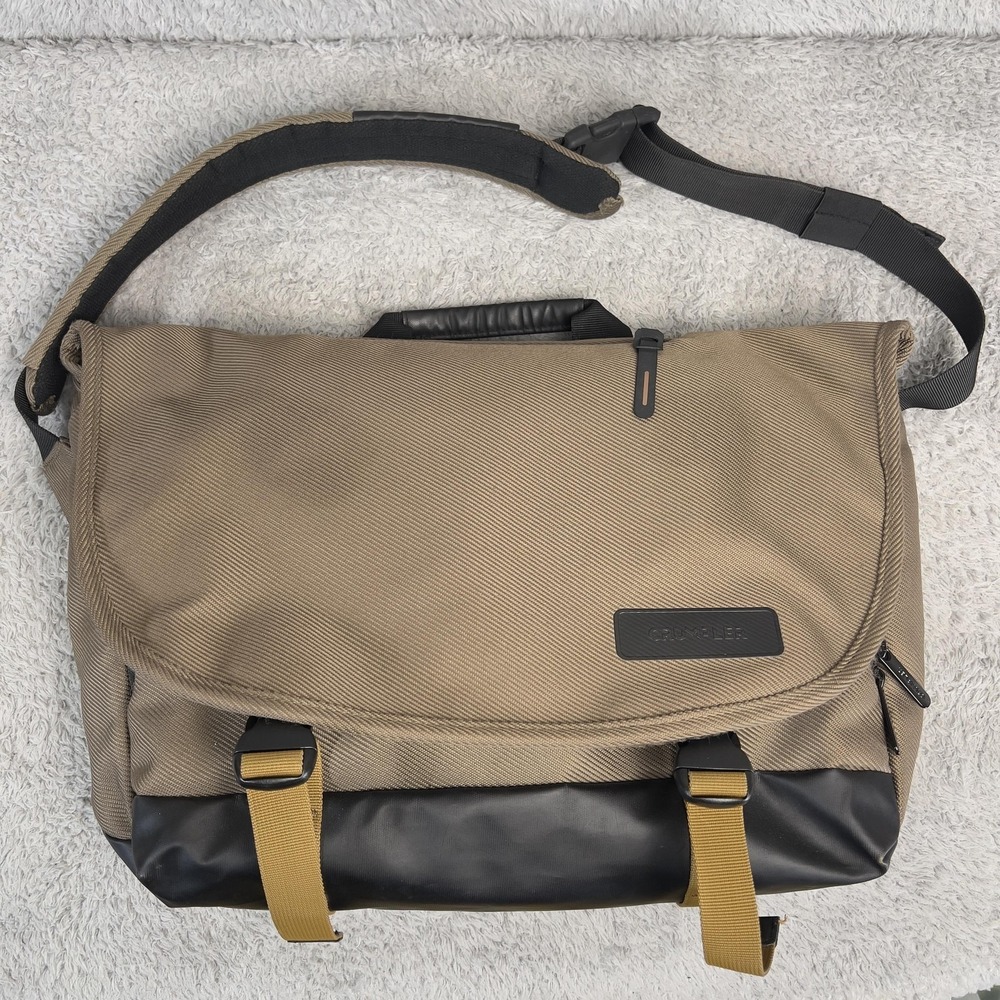 Crumpler The Chronicler Plus Messenger Bag Beige Padded Laptop Shoulder Strap